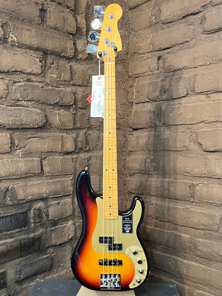 Fender_American_Ultra_II_Jazz_