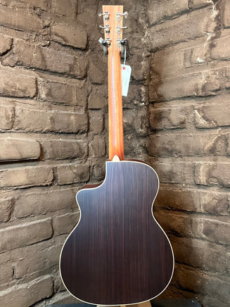 Larrivee OMV-40RE Indian Rosewood w/Element VTS