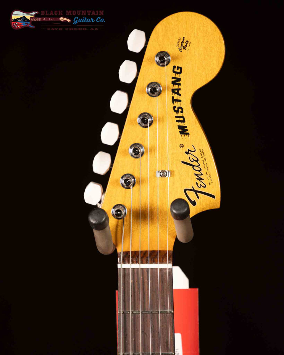 Fender Vintera II Mustang Burgundy 美品 Fender フェンダー Vintera II 70s Mustang / Competition Burgundy