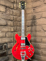 
              Gibson ES-335 Cherry Red - 1965
            