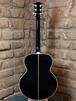 
              Gibson SJ-200
            