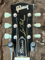 
              Gibson Les Paul Classic Honey Burst
            