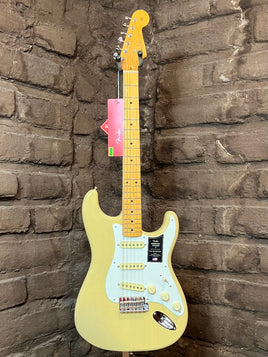 Fender American Vintage II 1957 Stratocaster, Maple Fingerboard, Vintage Blonde (New)