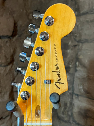 Fender American Ultra Stratocaster, Maple Fingerboard, Texas Tea (New)