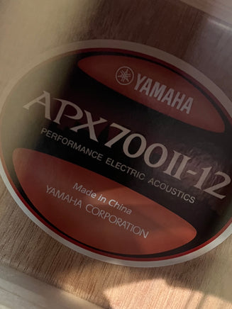 Yamaha APX700II-12 - Black 