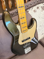 
              Fender American Ultra II Jazz Bass (used) Texas Tea
            