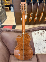 
              Martin Custom Shop 0-28 Adirondack Spruce Bastogne Walnut (new arrival)
            
