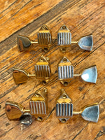 
              Gibson Vintage Waffle Back Vintage Tuners
            