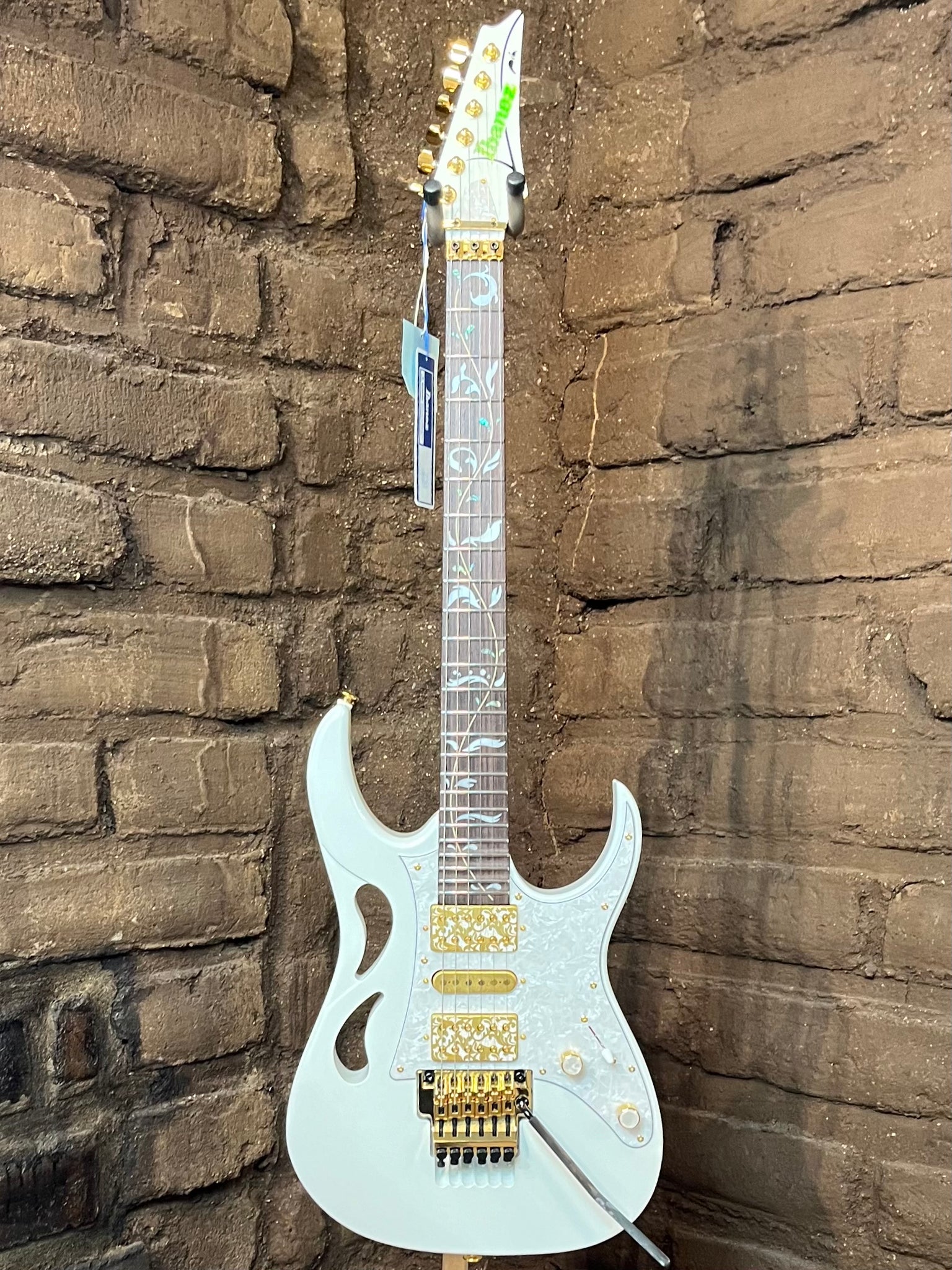 Ibanez Steve Vai Signature PIA3761 Stallion White New Black Mountain Guitar Co