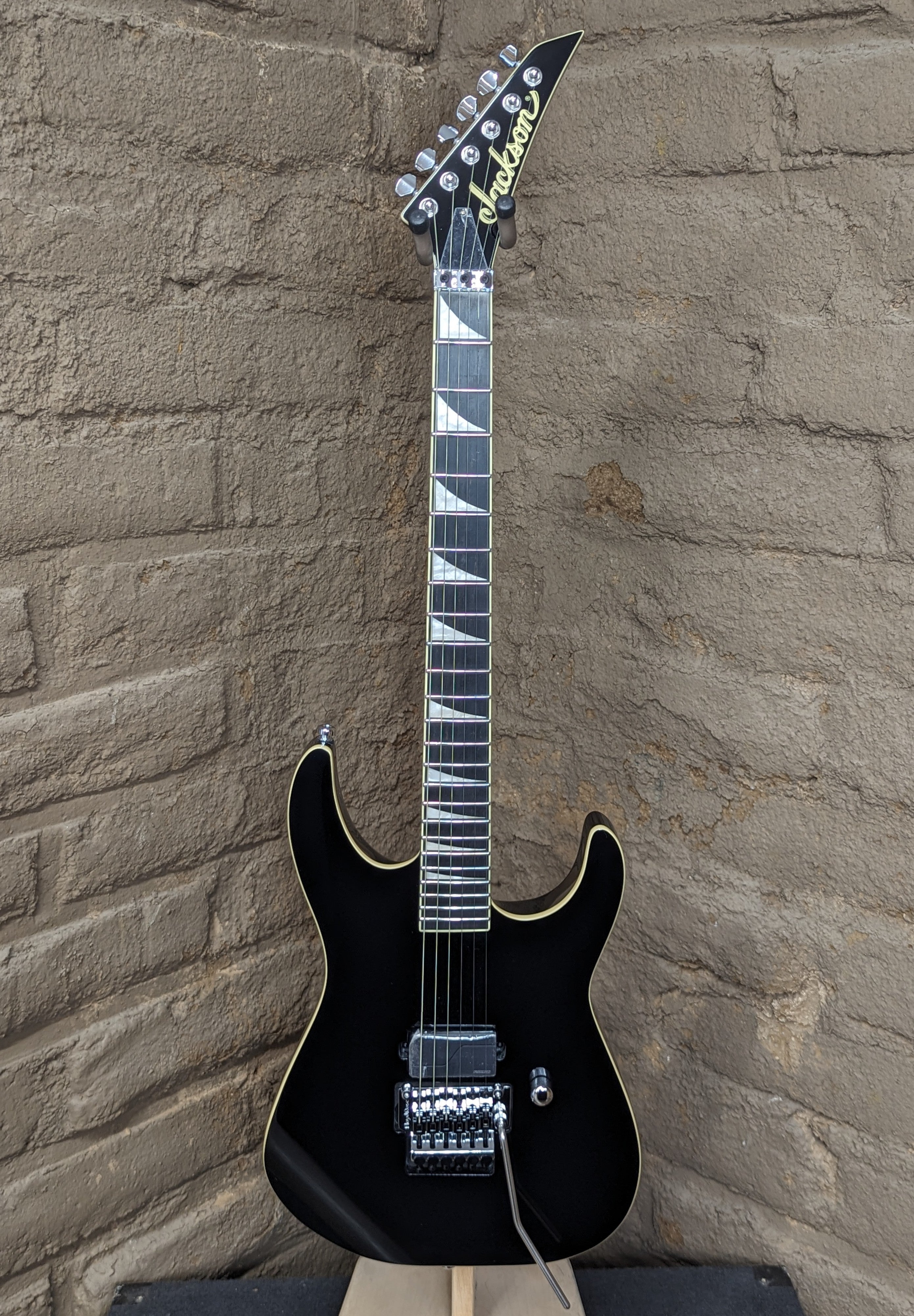 ギター JACKSON Pro Plus Series Amazon.com: Jackson Pro Plus Series Soloist SLA3 Electric