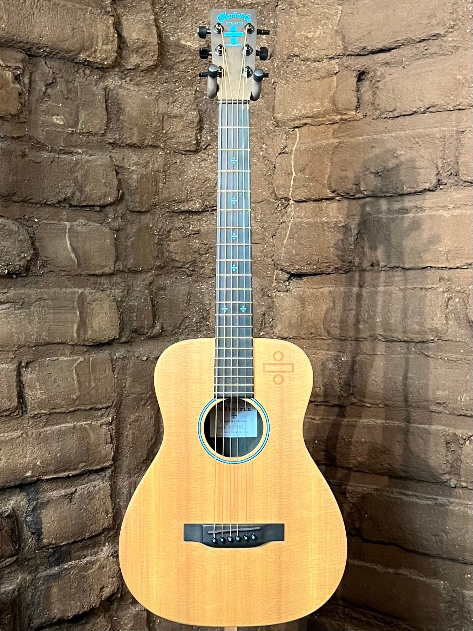 Martin Ed Sheeran ÷ Signature Edition (Used)| Black Mountain Guitar Co Martin Ed Sheeran ÷ Signature Edition (Used)| Black Mountain Guitar Co