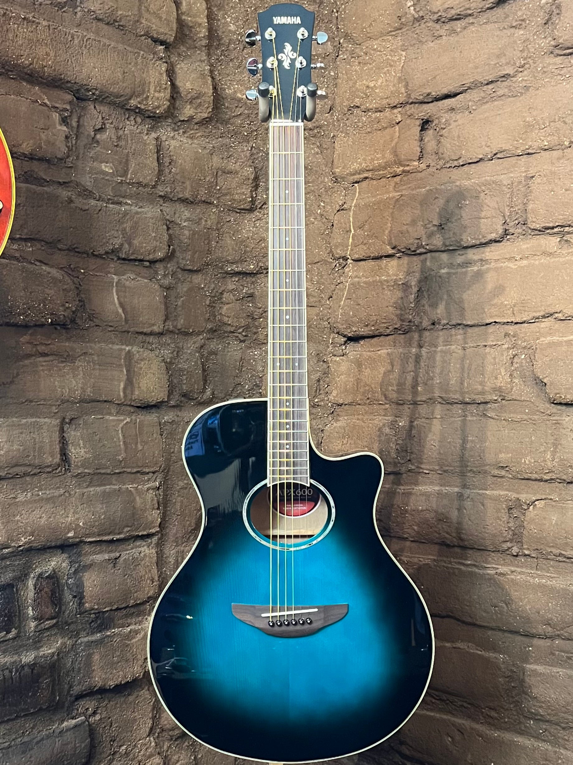 Yamaha APX600 ブルーバースト Amazon.com: Yamaha APX600 OBB Thin Body Acoustic-Electric