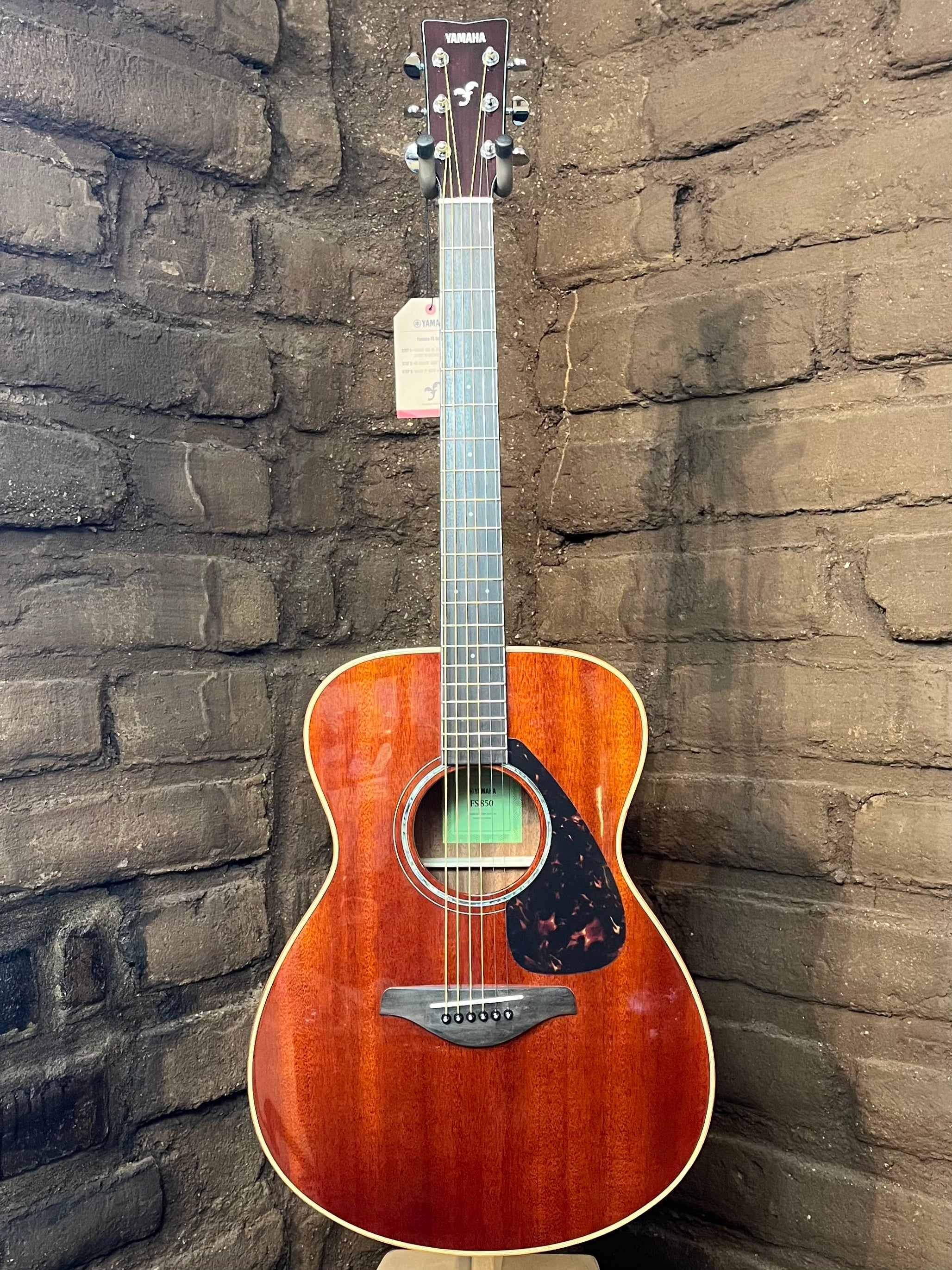 【美品】YAMAHA FS850 Amazon.com: Yamaha FS850 Small Body Solid Top Acoustic