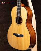 
              Martin Custom Shop 00-18 (12-Fret) (Used)
            