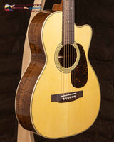 
              Martin Custom Shop 0-28 Adirondack Spruce Bastogne Walnut (new)
            