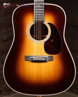 
              Martin HD-28V 2015- Sunburst (Used)
            
