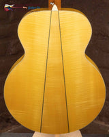 
              Taylor 615 Jumbo Vintage 1991 - Sitka Spruce/ Flame Maple Back & Sides
            