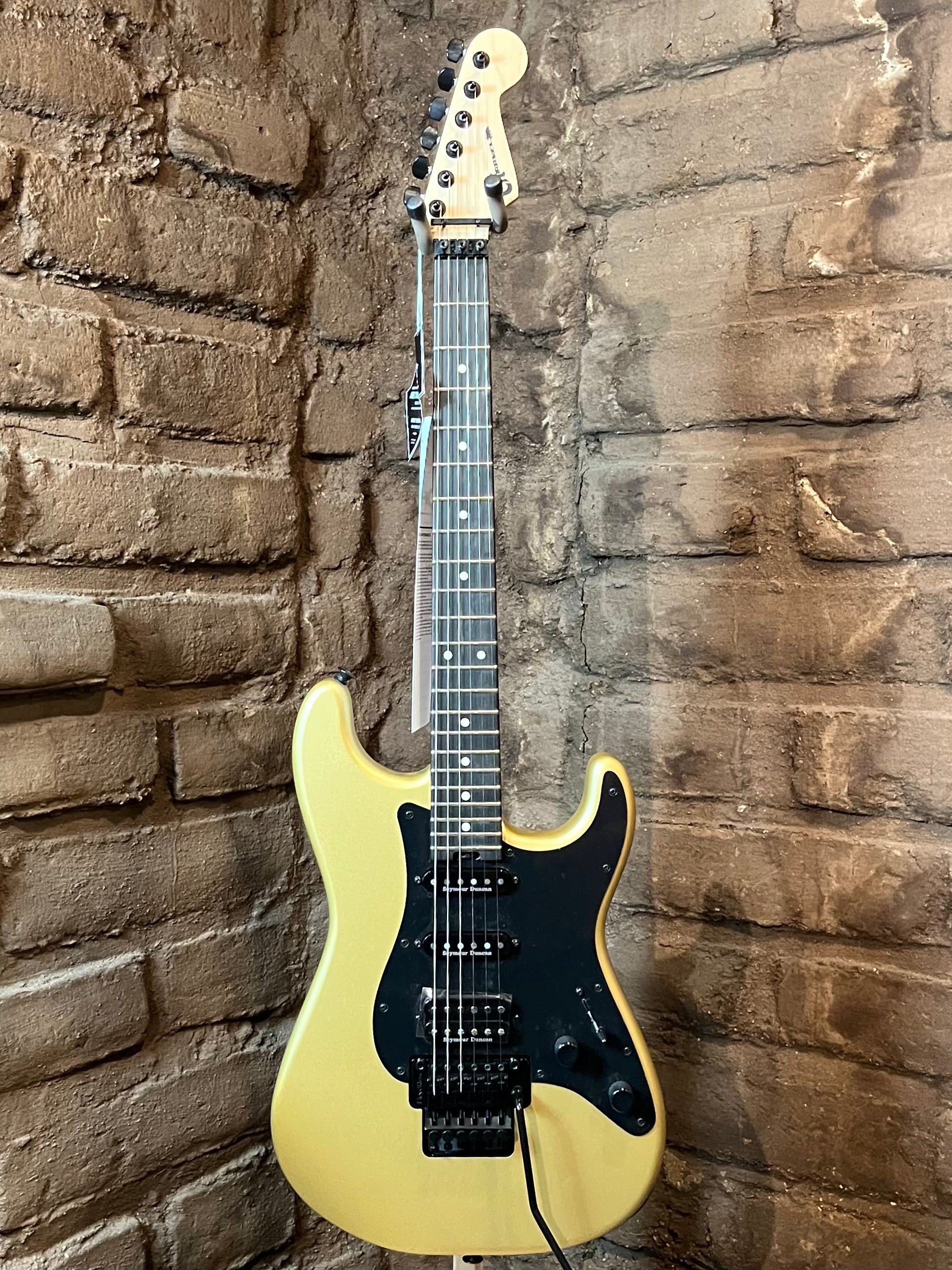 Charvel Pro-Mod So-Cal Style 1 HSS FR Pharaohs Gold| Black