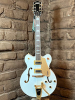 
              Gretsch G5422TG Electromatic Classic Hollow Body Double-Cut with Bigsby and Gold Hardware (Snowcrest White)
            
