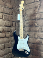 
              Fender Eric Clapton "Blackie" Stratocaster
            