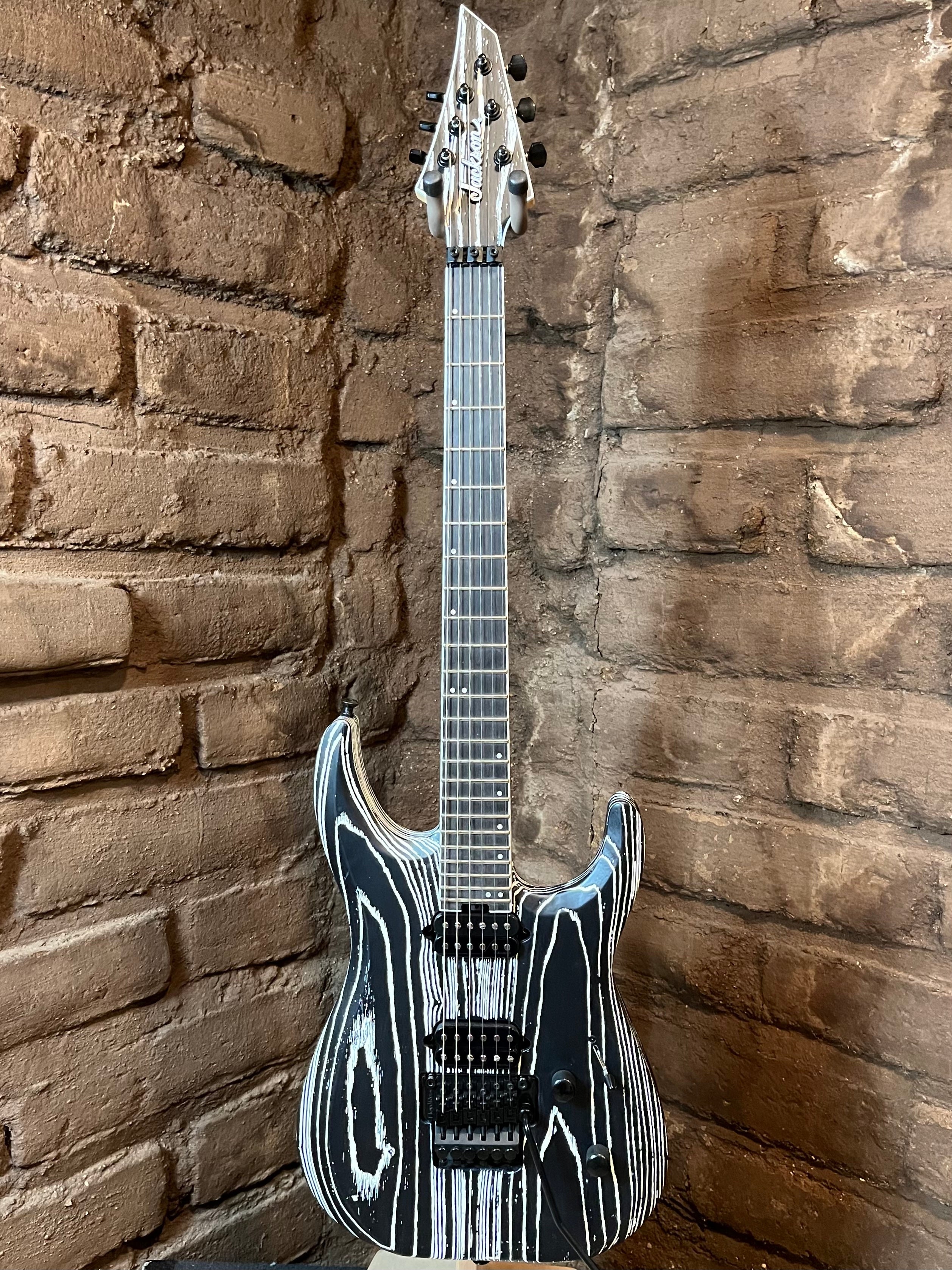 Jackson Pro Series Dinky DK Modern Ash FR6| Black Mountain