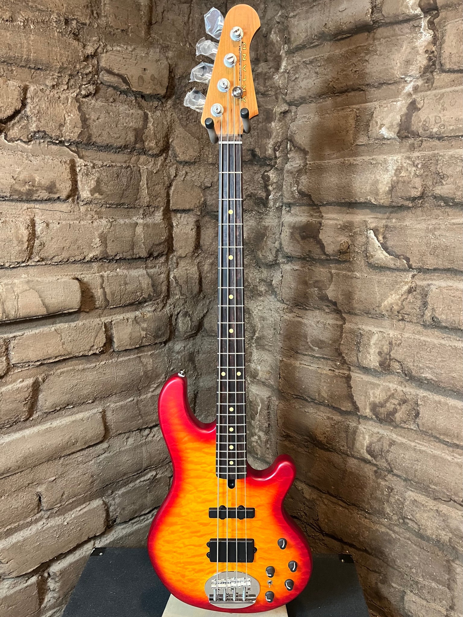 Lakland Skyline Series 44-02 Deluxe Satin with Roasted Maple