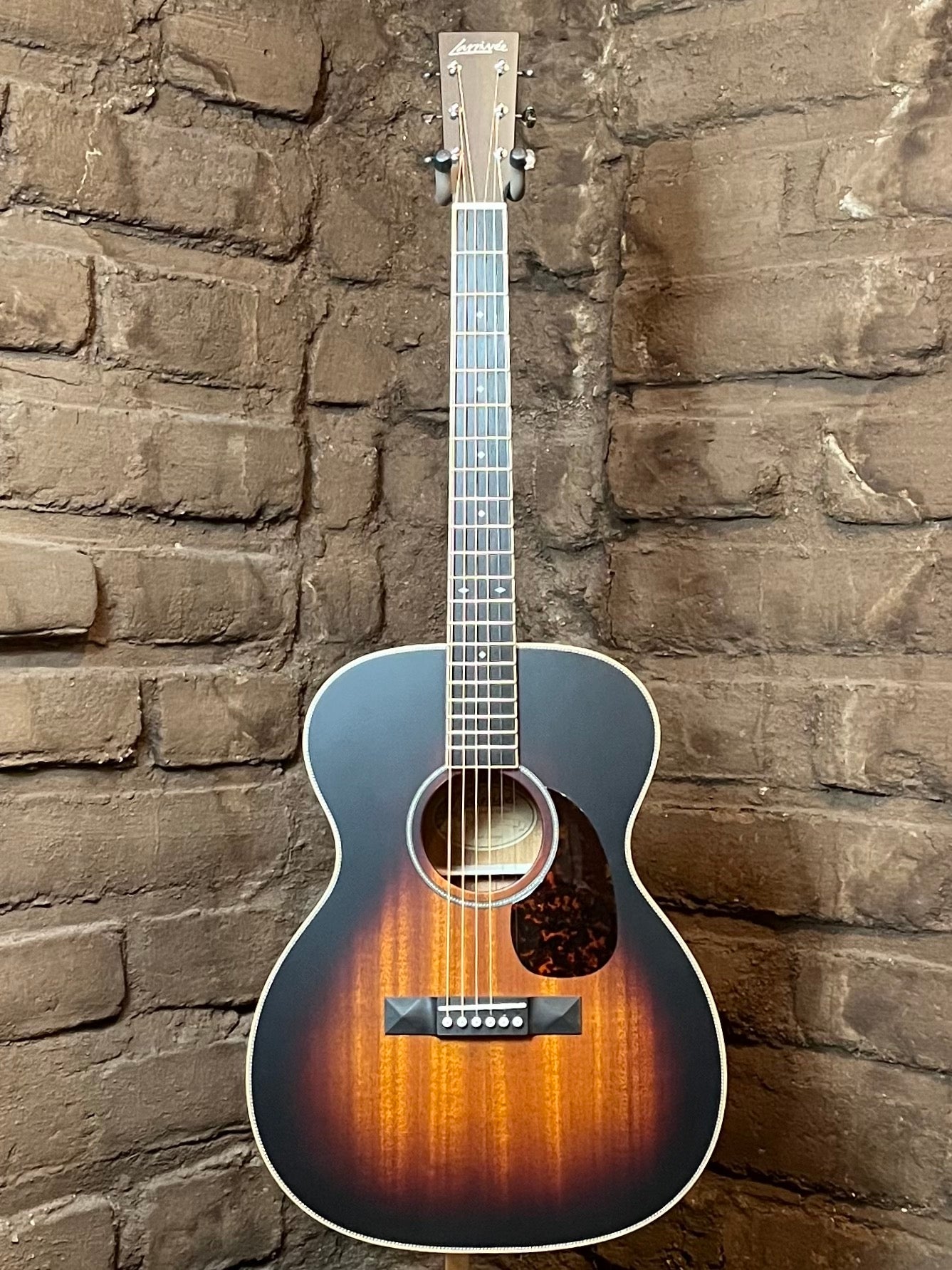 Larrivee om 40 vintage sunburst top